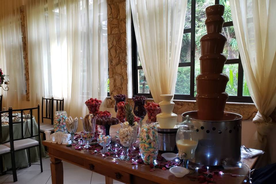 CHOCOSHOW CASCATA DE CHOCOLATE